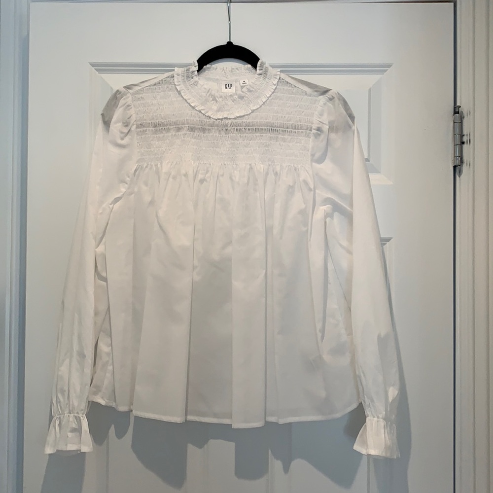 Gap white cotton top with ruched bodice and collar